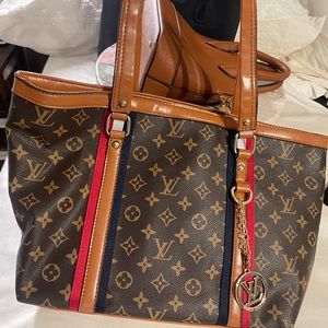 Louis Vuitton  hand bag original pattern